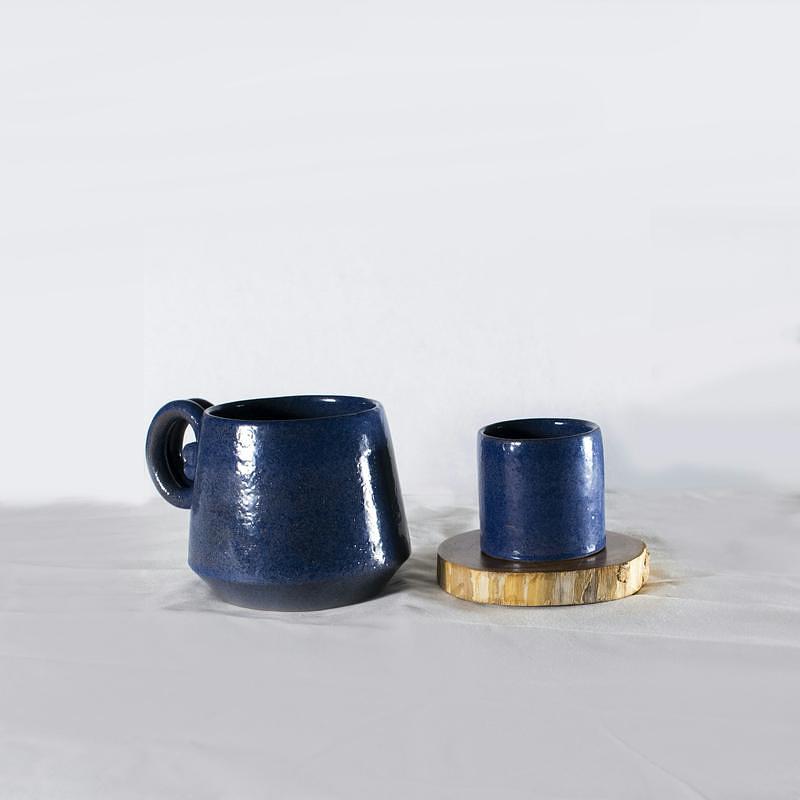 Iron red beaker, photograph 2