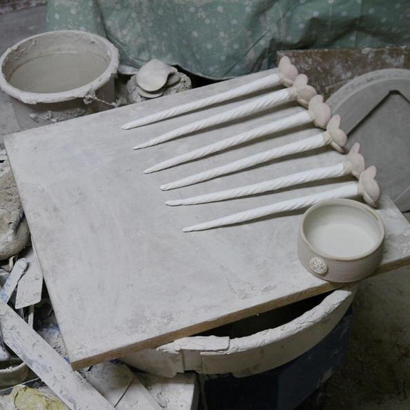Iron red fruit bowl, photograph 4