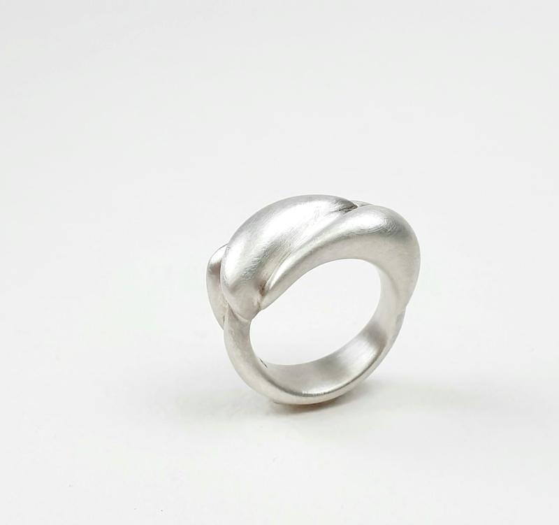 Hammered stacking ring