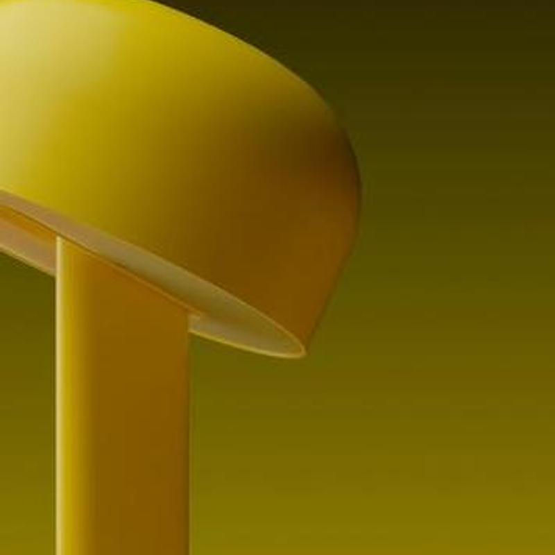 Table lamp in powder-coated green, photograph 4