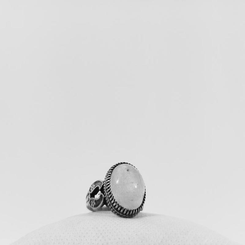 Ridged stacking ring